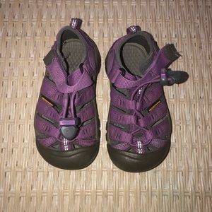 Keen toddler sandals size 9